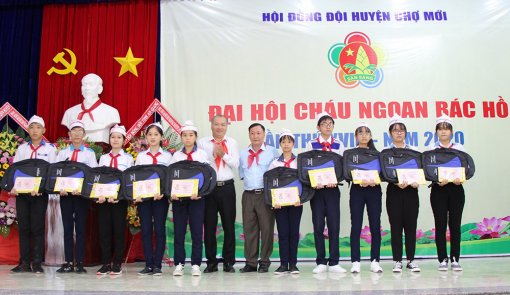 Đại hội cháu ngoan Bác Hồ huyện Chợ Mới