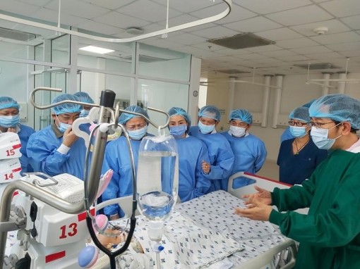 Phó Chủ tịch nước Đặng Thị Ngọc Thịnh thăm hai bé song sinh Trúc Nhi – Diệu Nhi