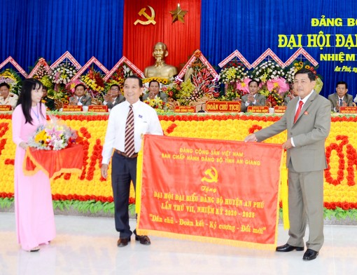 Khai mạc Đại hội Đảng bộ huyện An Phú lần thứ VII (nhiệm kỳ 2020-2025)