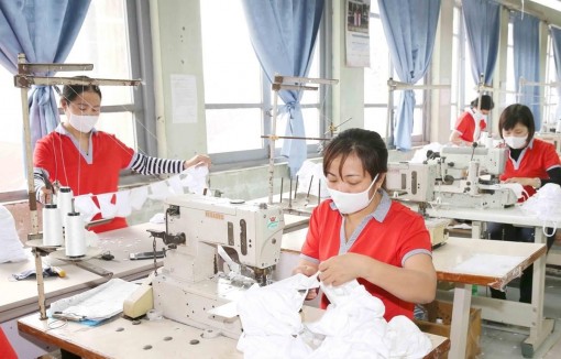 Gói hỗ trợ 62.000 tỷ đồng: Mở cho vay để 'giữ chân' người lao động