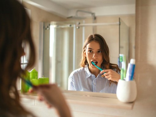 Không đánh răng làm tăng nguy cơ ung thư miệng và dạ dày