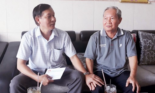 Lãnh đạo UBMTTQVN tỉnh An Giang thăm, tặng quà nguyên lãnh đạo UBMTTQVN tỉnh và gia đình chính sách ở TP. Long Xuyên