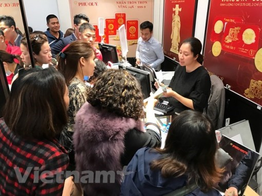 Giá vàng trong nước tăng phi mã lên gần 55 triệu đồng