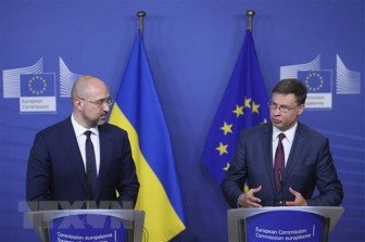 Ukraine, EU ký thỏa thuận hỗ trợ tài chính vĩ mô trị giá 1,2 tỷ euro