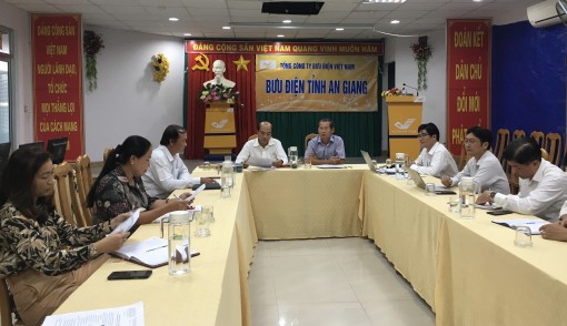 Chuẩn bị triển lãm tem bưu chính học sinh-sinh viên năm 2020