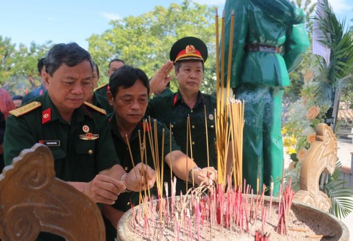 Hội Cựu chiến binh Thông tấn xã Việt Nam tri ân các thương binh, liệt sĩ tại An Giang