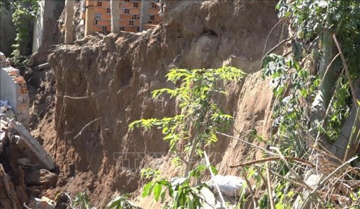 Đồng Tháp thiệt hại hơn 8,2 tỉ đồng do sạt lở