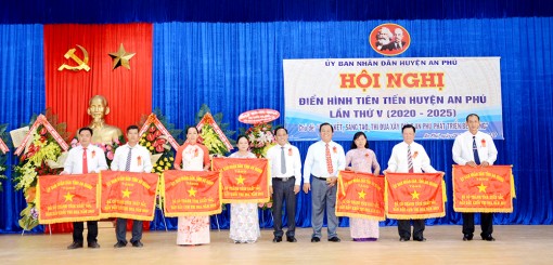 Hội nghị điển hình tiên tiến huyện An Phú