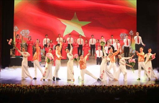 Phát triển đội ngũ trí thức, văn nghệ sỹ là nhiệm vụ chiến lược của Đảng
