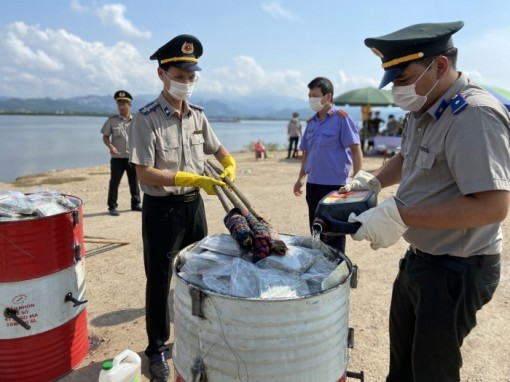 Quảng Ninh tiêu hủy 100 bánh heroin