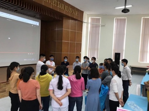 Bộ Y tế khẩn cấp điều thêm chuyên gia tới Thừa Thiên Huế và Quảng Nam