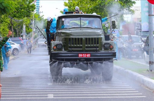 Thủ tướng: Dồn mọi nguồn lực và bằng mọi giải pháp xử lý triệt để 'ổ dịch'