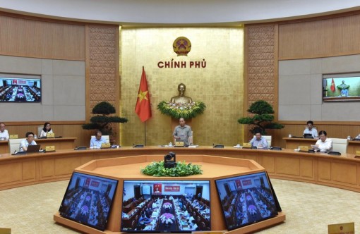 Đối đầu trước mùa thu