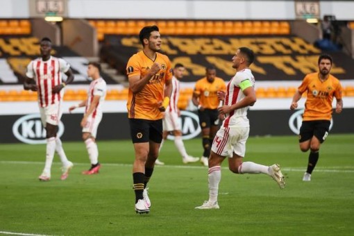 Kết quả Europa League: MU đòi lại Smalling, Roma bị loại cay đắng