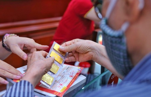 Giới chuyên môn dự báo giá vàng sẽ tiếp tục đi lên trong ngắn hạn