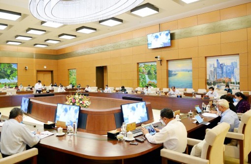 Người dân được bán rác thải, nhưng cũng phải trả phí cho lượng rác mình thải ra