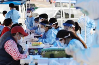 Số ca mắc mới COVID-19 ở Hàn Quốc tiếp tục tăng 3 con số