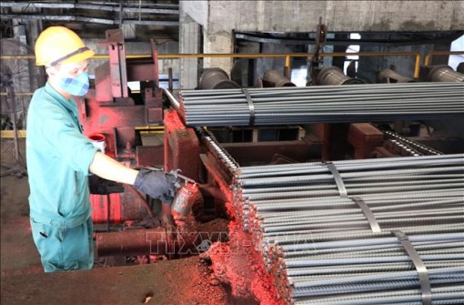 Tiêu thụ thép giảm trước sức ép giá nguyên liệu tăng