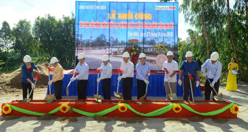 Những nhịp cầu của “Ý Đảng - lòng dân”