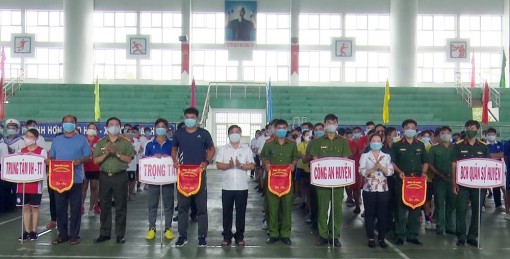 Chợ Mới khai mạc Hội thao lực lượng vũ trang