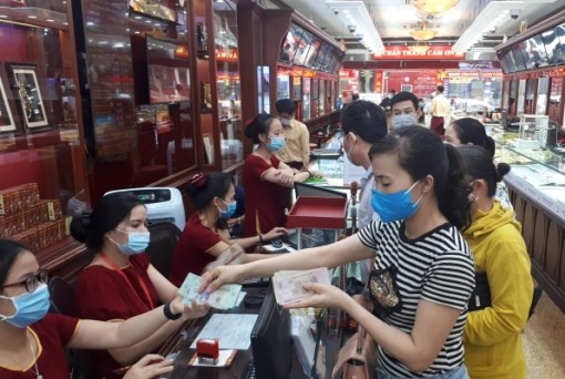 Giá vàng có khả năng quay lại “đỉnh” 62 triệu đồng/lượng