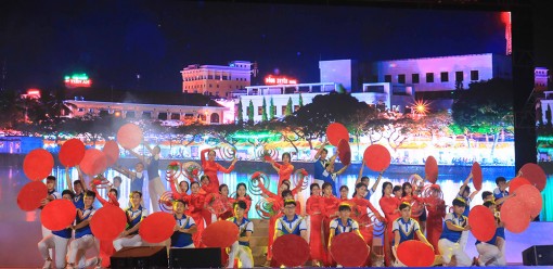Tổng duyệt chương trình lễ công bố quyết định của Thủ tướng Chính phủ công nhận TP. Long Xuyên là đô thị loại I