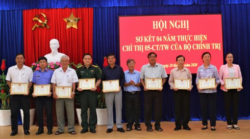 Châu Đốc đẩy mạnh học tập và làm theo tư tưởng, đạo đức, phong cách Hồ Chí Minh