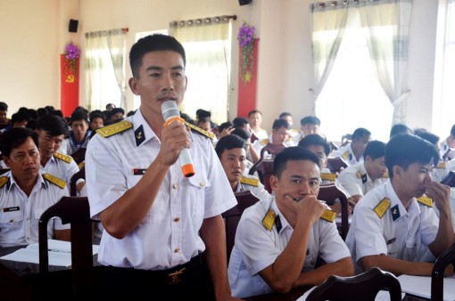 Lắng nghe bộ đội nói và nói cho bộ đội thấu hiểu