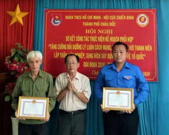 Châu Đốc: Tăng cường công tác phối hợp giữa Thành đoàn và Hội Cựu chiến binh thành phố