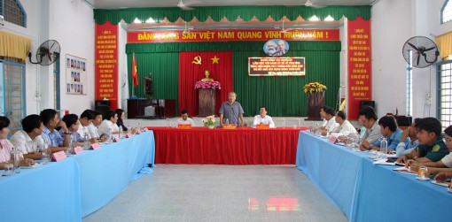 Bí thư Huyện ủy Chợ Mới Võ Nguyên Nam làm việc với Đảng ủy xã Mỹ An