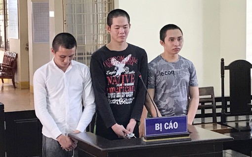 Mang tài sản trộm cắp đi tiêu thụ, gặp công an bỏ chạy