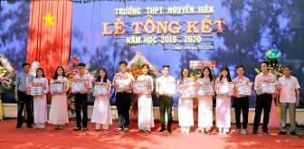 Trường THPT Nguyễn Hiền nhiều quyết tâm trong năm học mới