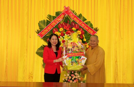 Bí thư Tỉnh ủy Võ Thị Ánh Xuân thăm, chúc mừng lễ Vu Lan