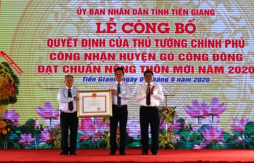 Tiền Giang ra mắt huyện nông thôn mới đầu tiên