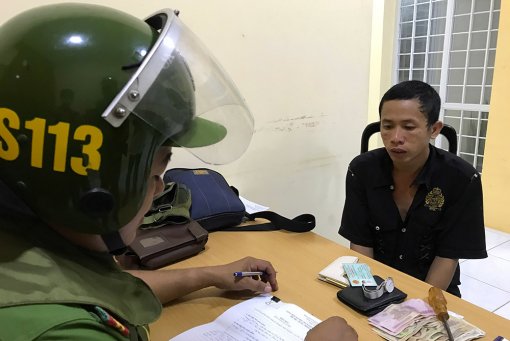 An Giang: Cảnh sát 113 bắt 2 đối tượng nghi vấn trộm cắp tài sản