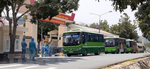 Cách ly 33 người liên quan đến ca phát hiện COVID-19 khi đến Nhật Bản