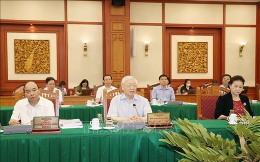Bộ Chính trị làm việc với Ban Thường vụ Thành ủy TPHCM