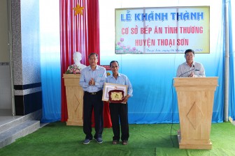 Khánh thành cơ sở Bếp ăn tình thương huyện Thoại Sơn