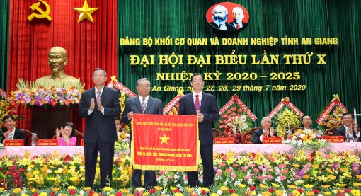 Đảng ủy Khối Cơ quan và Doanh nghiệp tỉnh nỗ lực hoàn thành xuất sắc nhiệm vụ
