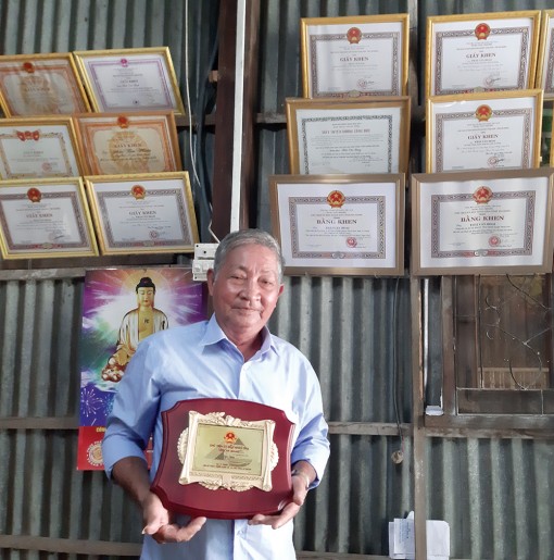 Ông Hoai thích làm… từ thiện!