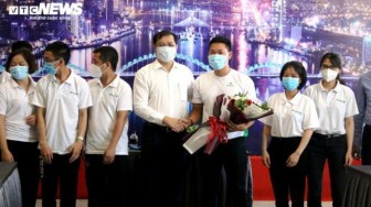 Sau 15 ngày không có ca COVID-19, những bác sỹ tình nguyện cuối cùng rời Đà Nẵng