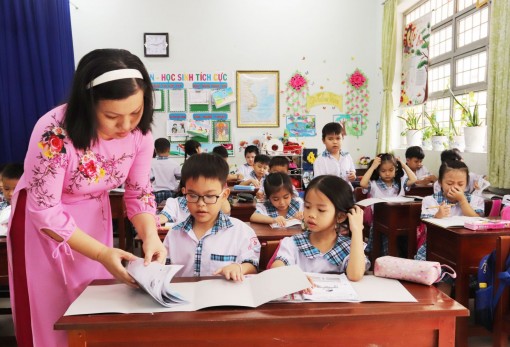 Long An: Thiếu sách giáo khoa cải cách lớp 1 ở Cần Đước