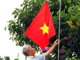 Từ ngày 21 đến 27-9 thực hiện treo cờ Đảng và cờ Tổ quốc chào mừng Đại hội đại biểu Đảng bộ tỉnh lần thứ XI