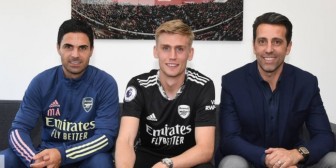 Arsenal công bố hợp đồng mới, giá rẻ khó tin