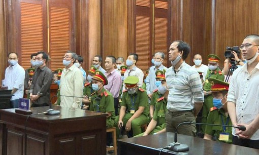 Kẻ cầm đầu băng nhóm đánh bom trụ sở công an bị xử 24 năm tù