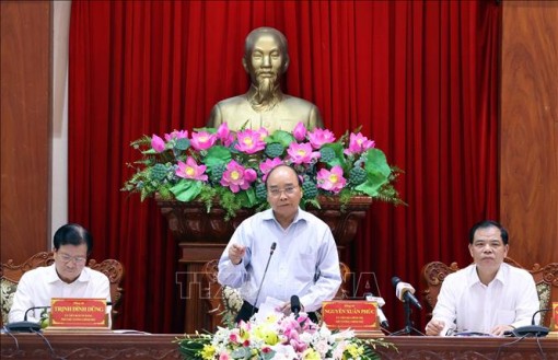 Thủ tướng chủ trì hội nghị về chủ động ứng phó với nguy cơ hạn, xâm nhập mặn ở ĐBSCL