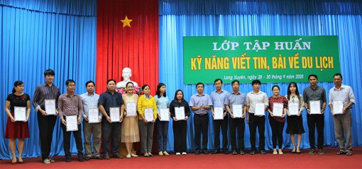 An Giang: Bế giảng lớp tập huấn kỹ năng viết tin, bài về du lịch