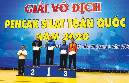 Vận động viên Nguyễn Thị Cẩm Nhi đoạt huy chương vàng tại Giải vô địch Pencak Silat toàn quốc 2020