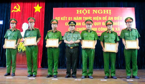 An Giang sơ kết 1 năm thực hiện Đề án điều động công an chính quy đảm nhiệm chức danh công an xã