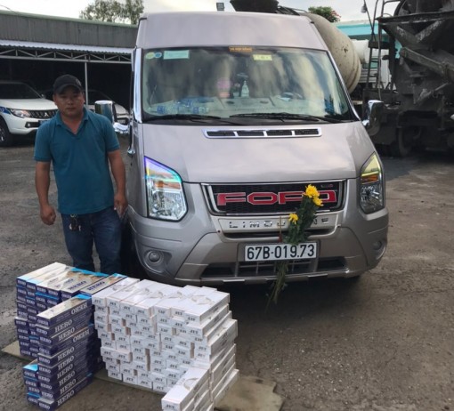Phát hiện bắt giữ ôtô khách vận chuyển gần 1.500 bao thuốc lá lậu